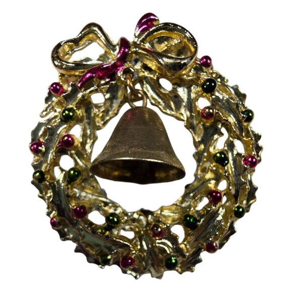 Vtg Gold-Tone Christmas Wreath Brooch Dangling Bell holiday Womens Jewelry - Picture 1 of 3